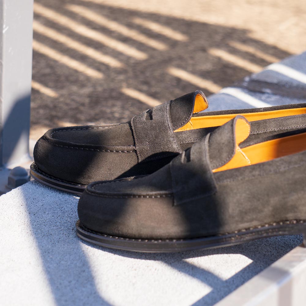 98998 Garuda / BLACK REPELLO SUEDE (LEATHER SOLE)