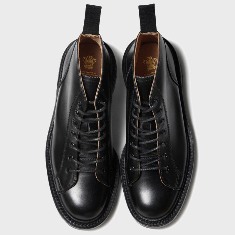 L6077 / BLACK BOX CALF (COMMANDO SOLE)